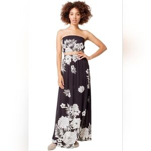Billabong Maxi Dress Open Midriff Tropical Floral Black and White Small 🌴🤍🖤🌿